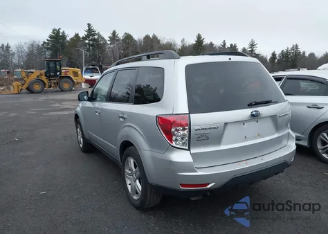 2010 Subaru Forester 2.5X Premium z USA, uszkodzony, nr VIN JF2SH6CC6AH747116